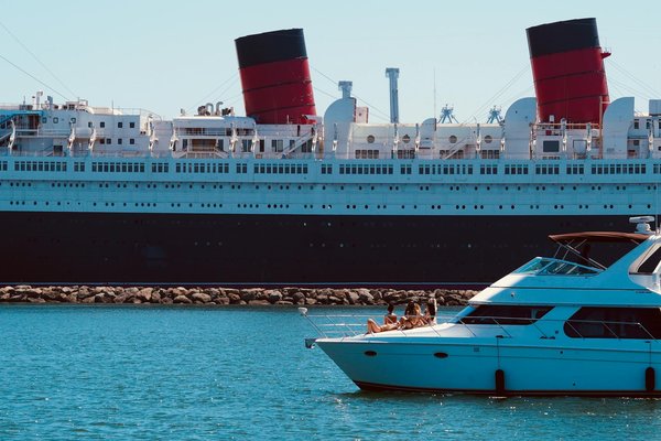 Quels sont les critères pour une location de vacances en Toscane avec des cours de peinture et visites de galeries?