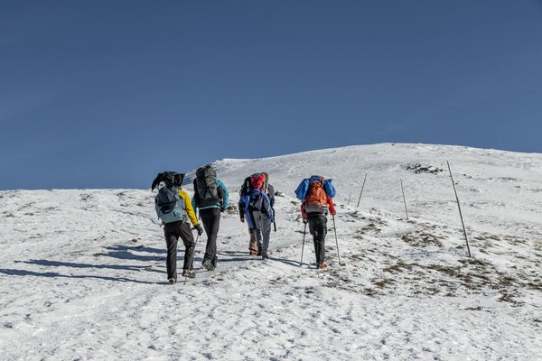 Où pratiquer la randonnée hivernale dans les montagnes de Svanétie, Géorgie : équipements et itinéraires ?