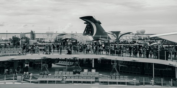 Comment organiser une expédition pour découvrir les volcans actifs de l'île de Java, Indonésie : sécurité et itinéraires ?